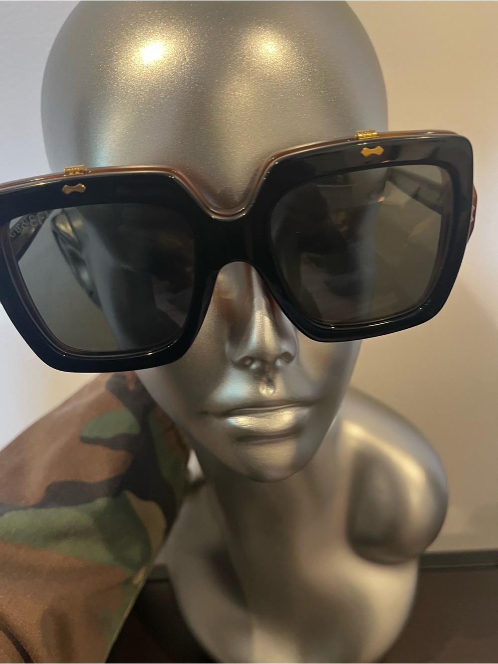 Gucci Tortoise Clear Square Frames with Black Flip-Up Sunglasses - Picture 8 of 11